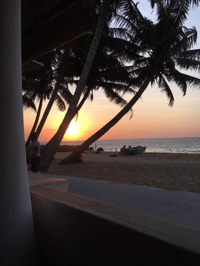 Anicia Beach House Negombo Exterior foto